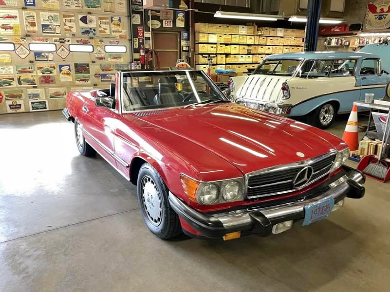 1987 Mercedes-Benz SL560 - R107 Roadster