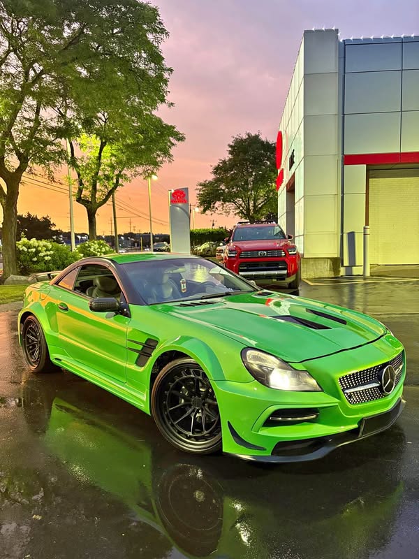 2004 Mercedes-Benz SL-Class - SL 550 Roadster 2D