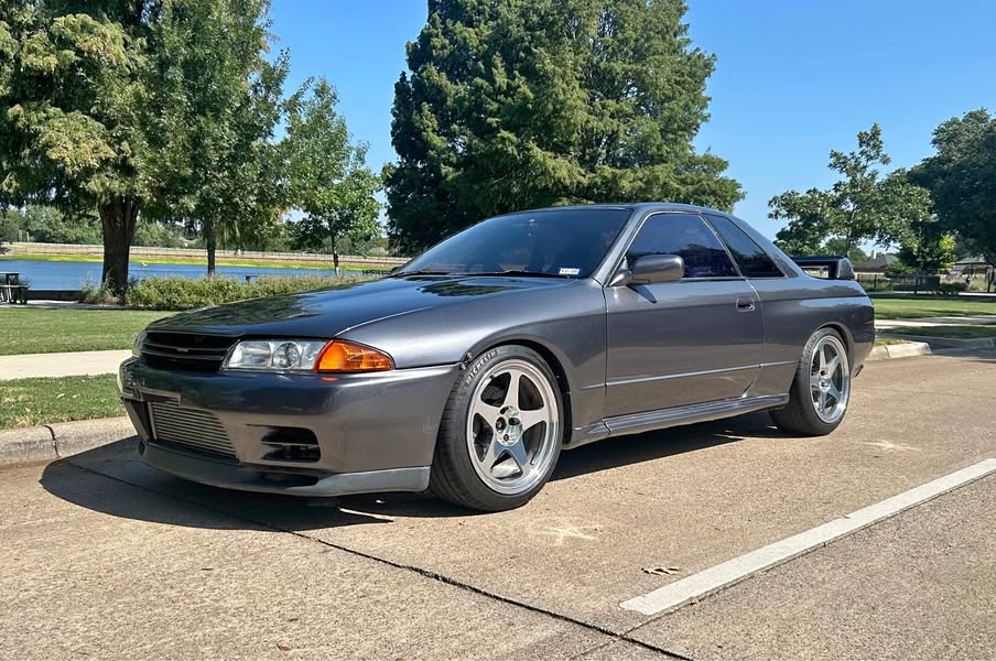 1990 Nissan GT-R - Skyline R32