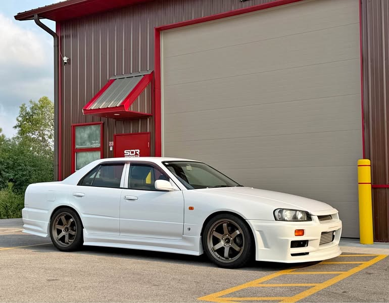 1998 Nissan Skyline GTT  - JDM Right Hand Drive