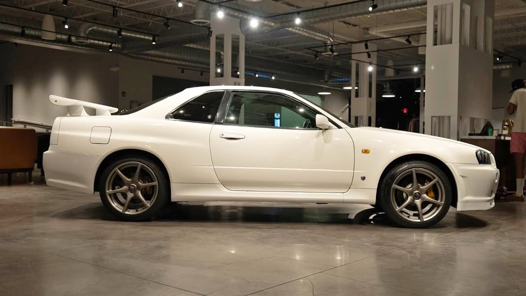 2000 Nissan Skyline - GTR
