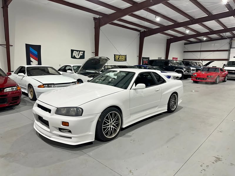 2000 Nissan Skyline