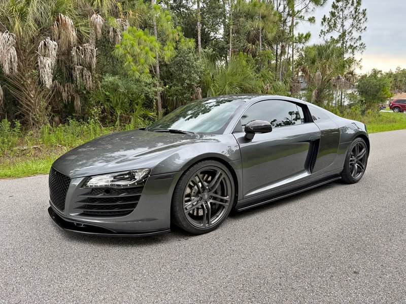2009 Audi R8 - 4.2 Quattro Coupe 2D