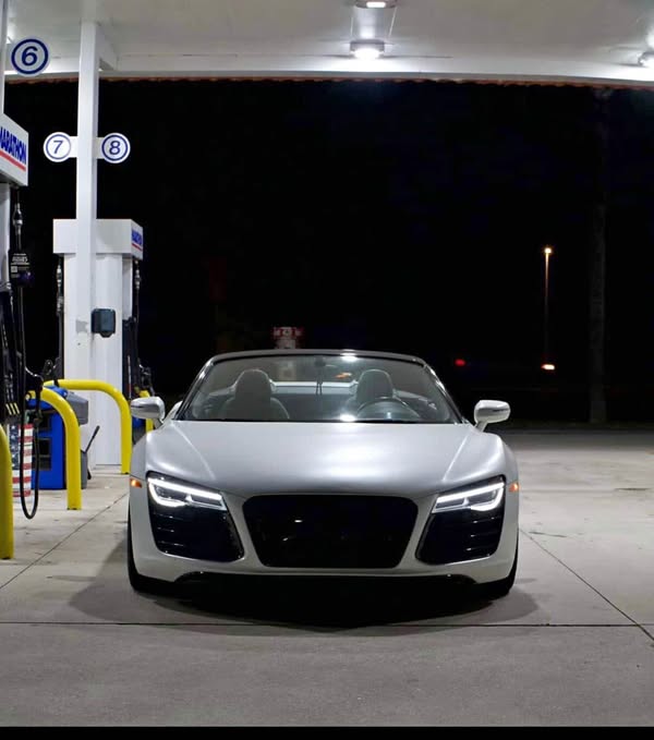 2014 Audi R8 - 4.2 Quattro Spyder Convertible 2D