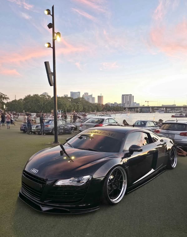 2012 Audi R8 - 4.2 Quattro Coupe 2D