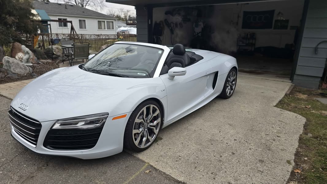 2014 Audi R8 - V10 Convertible 2D