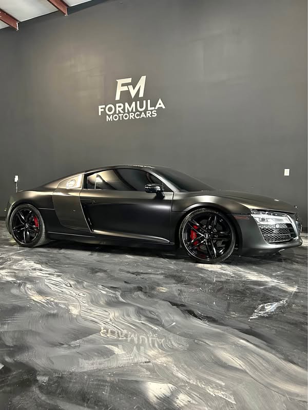 2014 Audi R8 - 4.2 Quattro Coupe 2D