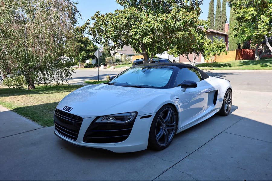 2011 Audi R8 - 5.2 Quattro Spyder Convertible 2D