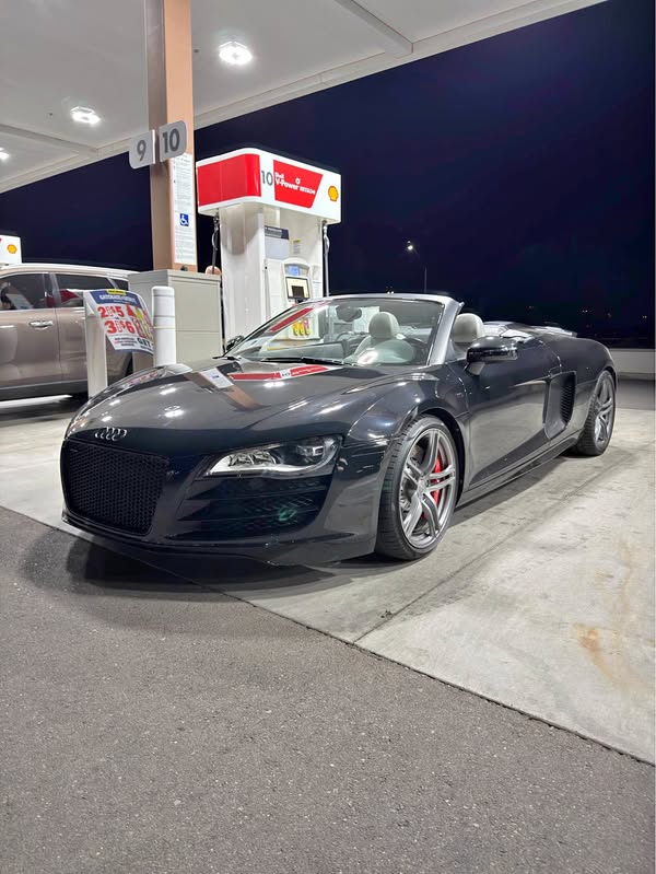 2011 Audi R8 - 5.2 Quattro Spyder Convertible 2D