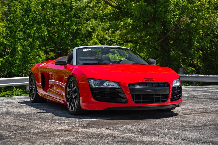 2011 Audi R8 - V10 Spyder Convertible 2D