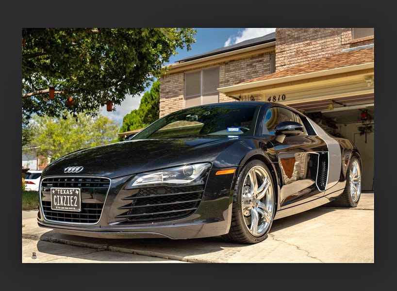 2011 Audi R8 - 4.2 Quattro Coupe 2D