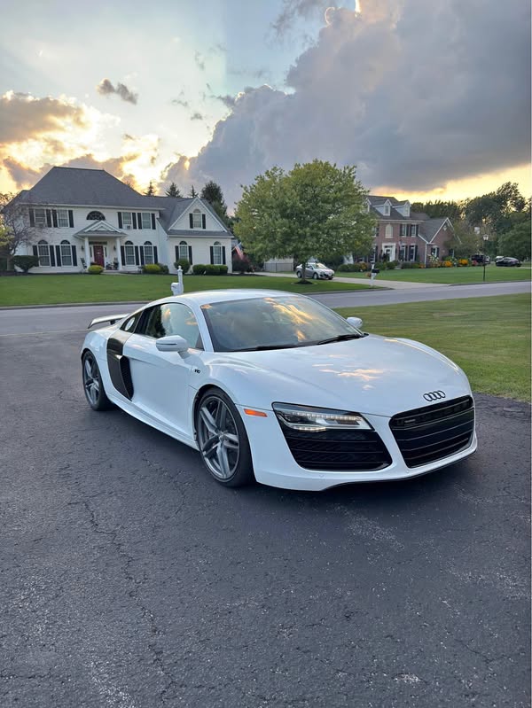 2015 Audi R8 - 5.2 Quattro Coupe 2D