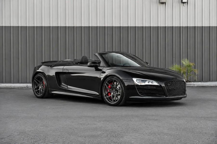 2012 Audi R8 - V10 Spyder Cabriolet 2D