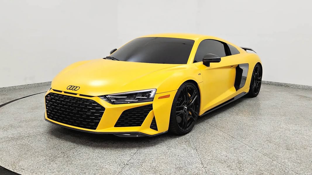 2020 Audi R8 - 5.2 Quattro Coupe 2D