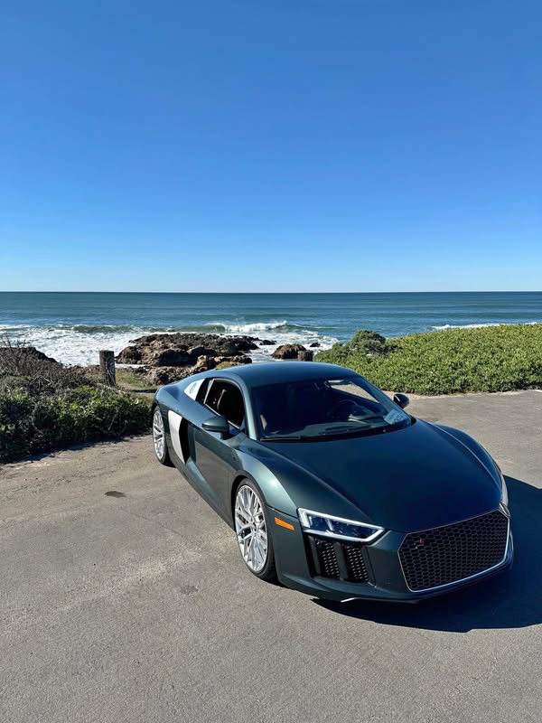 2017 Audi R8 - V10 Coupe 2D