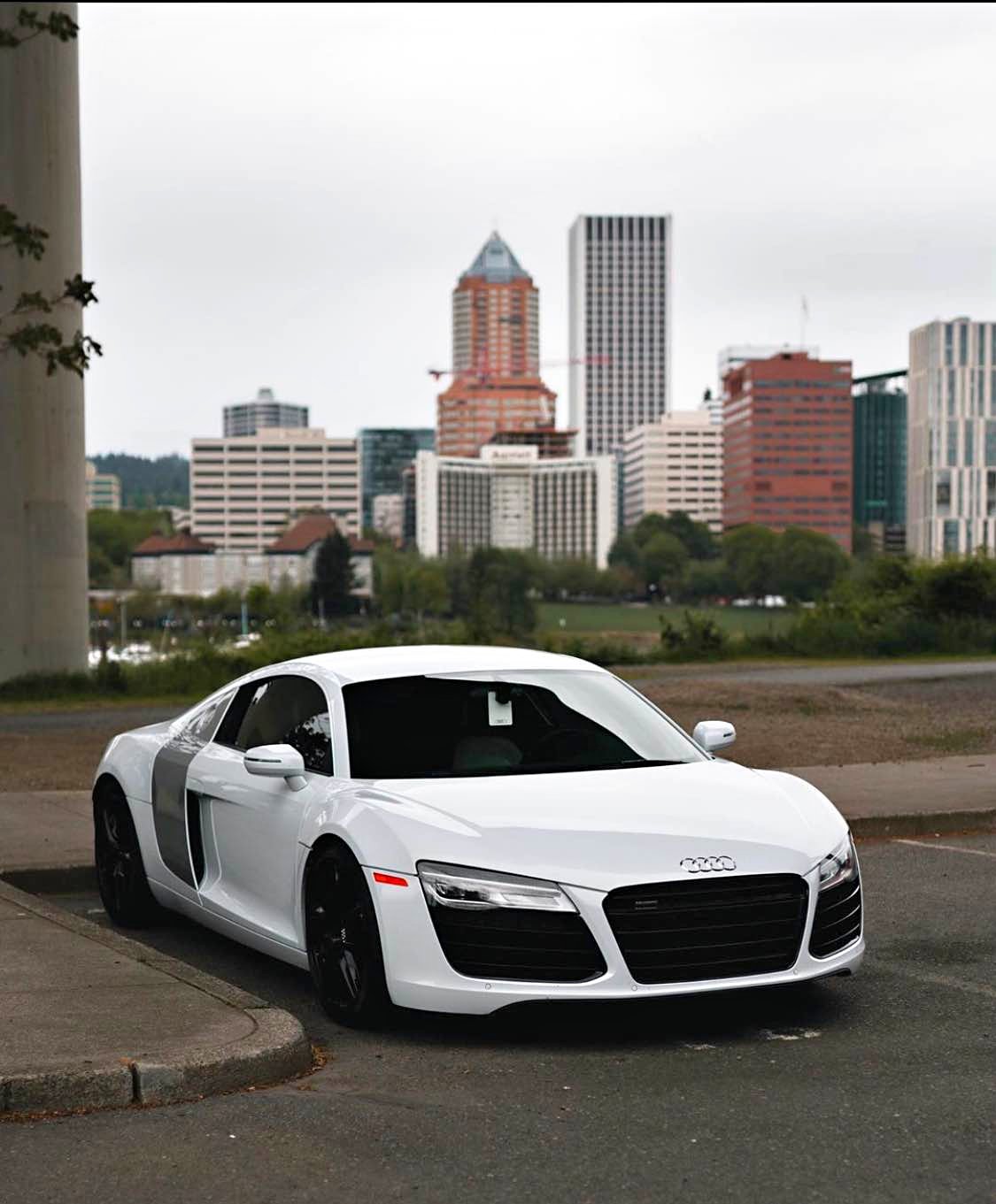 2015 Audi R8 - 4.2 Quattro Coupe 2D