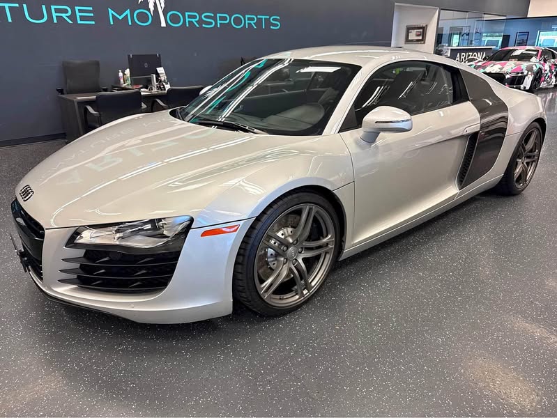 2009 Audi R8 - V8 Coupe 2D