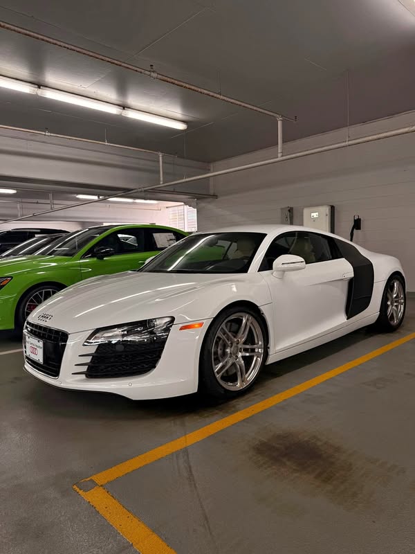 2009 Audi R8 - 4.2 Quattro Coupe 2D