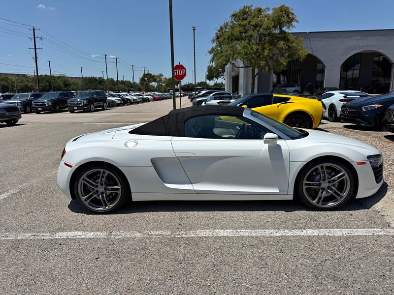 2014 Audi R8 4.2 Quattro Spyder Convertible 2D