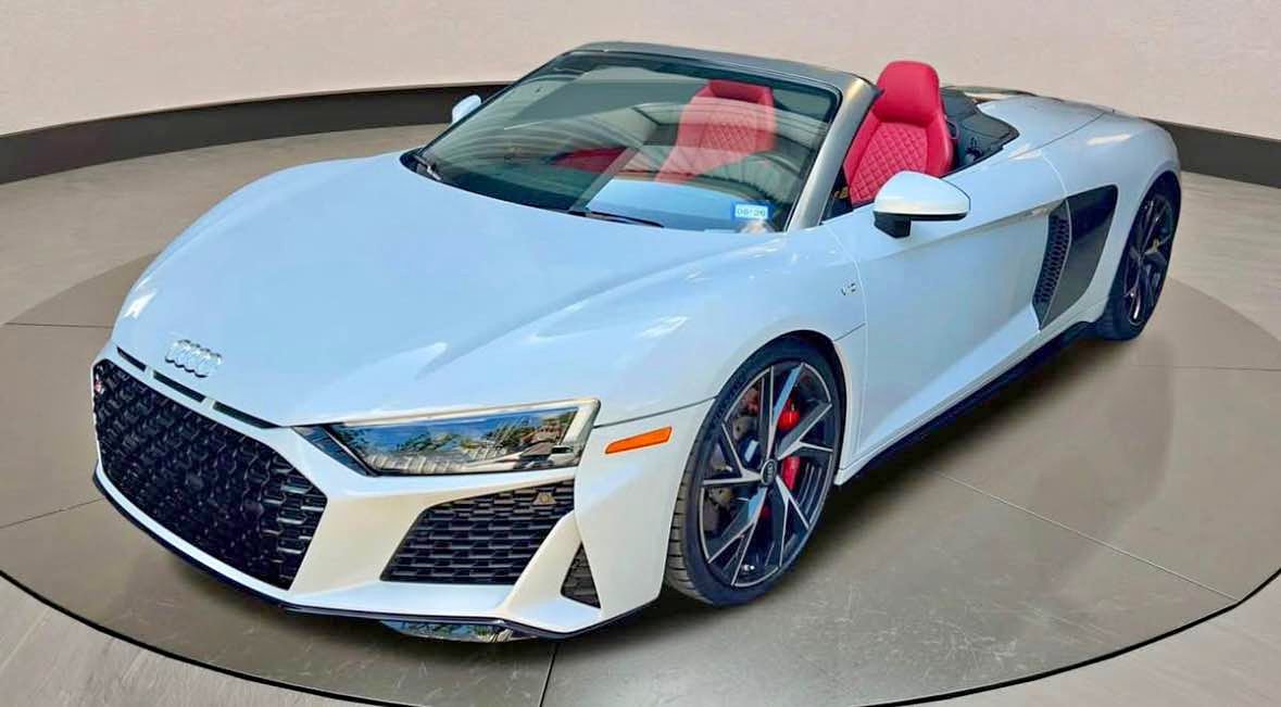 2022 Audi R8 - V10 Performance Spyder Cabriolet 2D