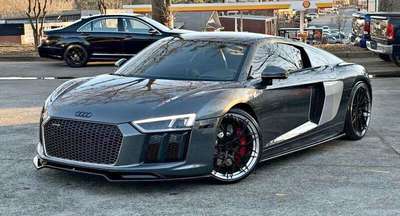 2017 Audi Quattro - R8 V10