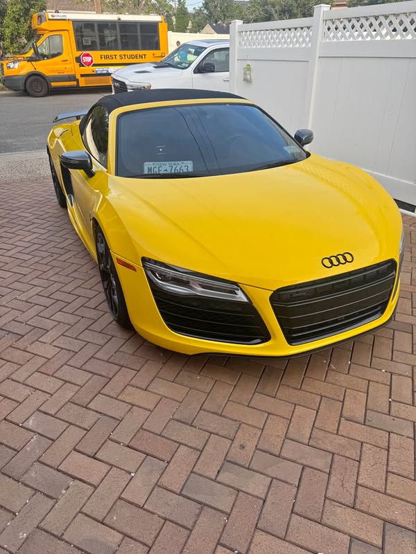 2014 Audi R8 - V10 Spyder Convertible 2D