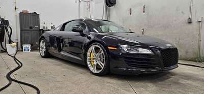 2010 Audi R8 - 4.2 Quattro Coupe 2D