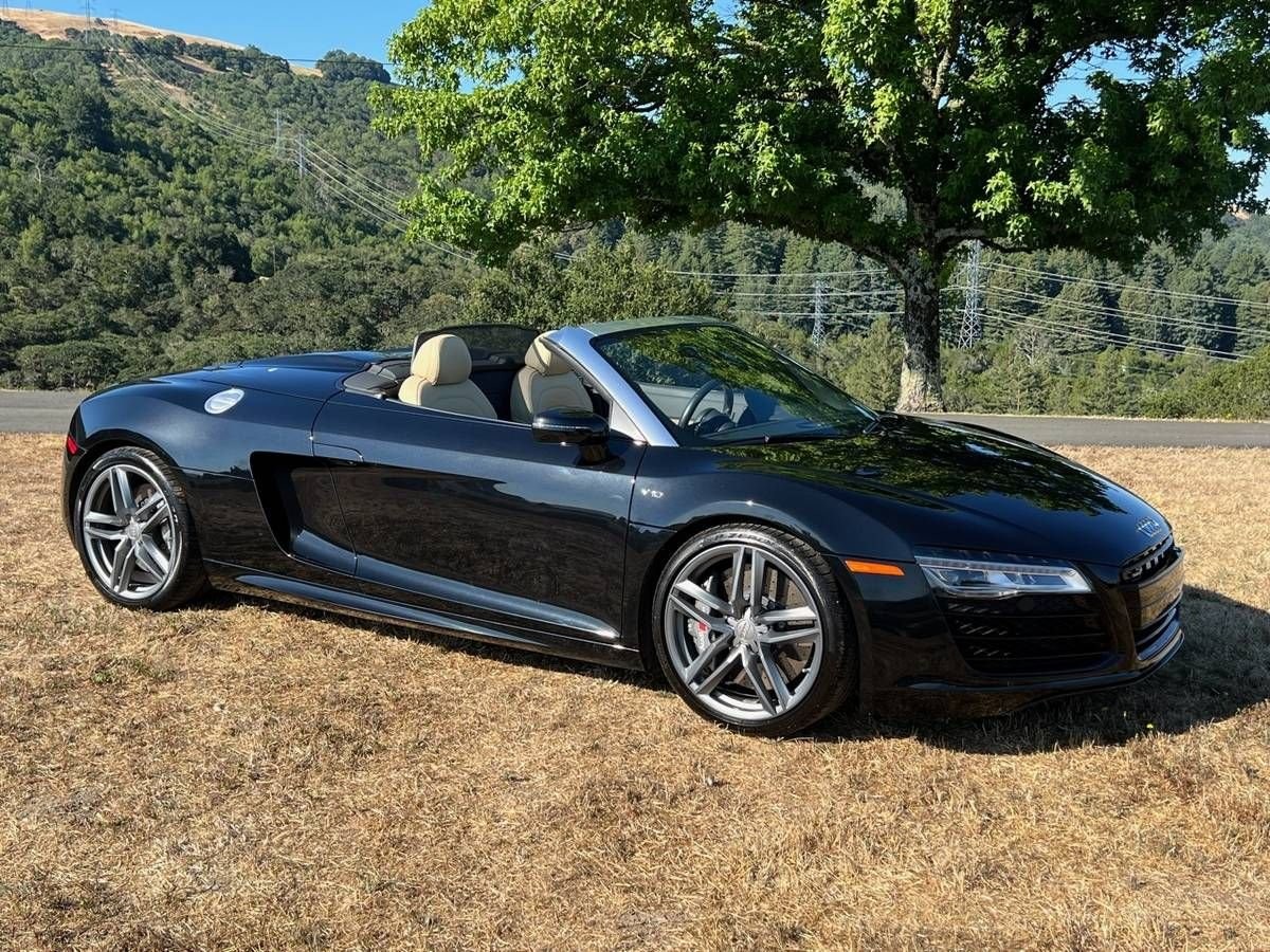 2014 Audi R8 5.2L V10, S-Tronic 7-S Dual Clutch, B&O 465W...