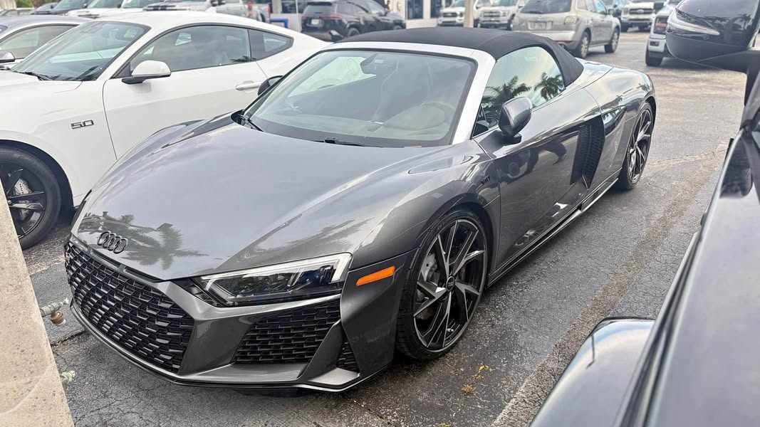 2022 Audi R8 - V10 Performance Coupe 2D