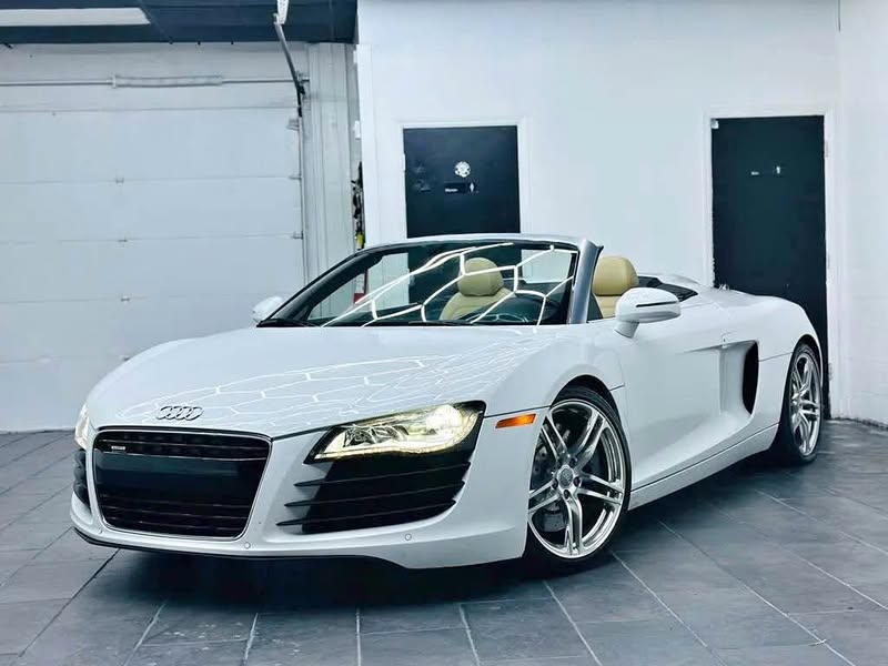 2011 Audi R8 - 4.2 Quattro Spyder