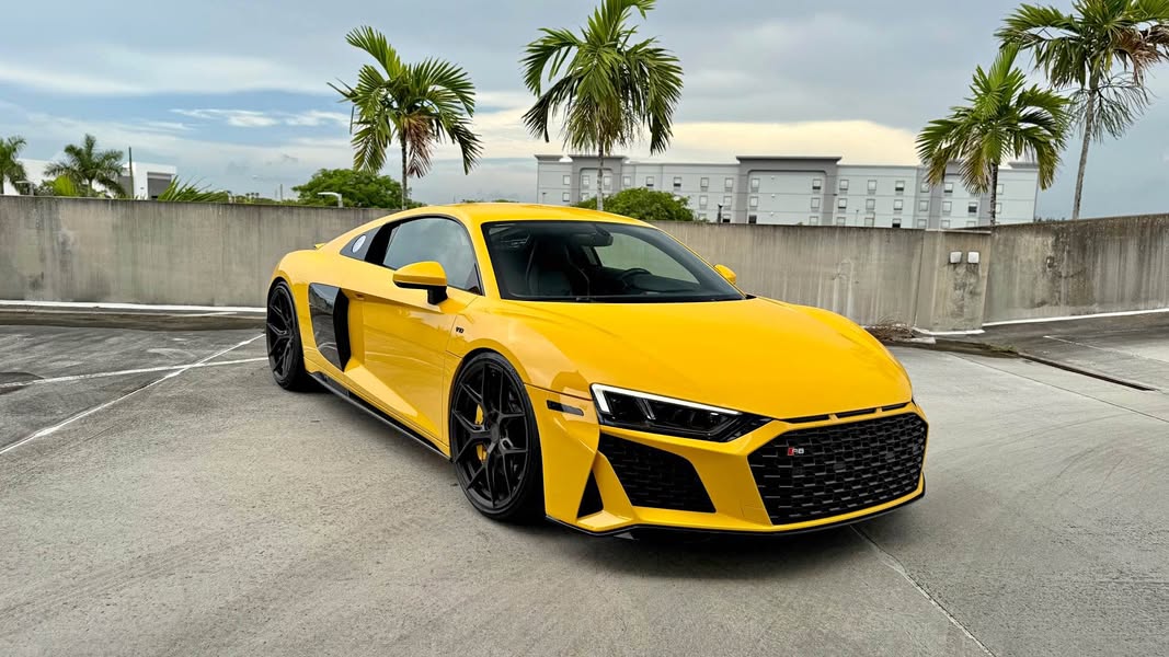 2021 Audi R8 - V10 Coupe 2D