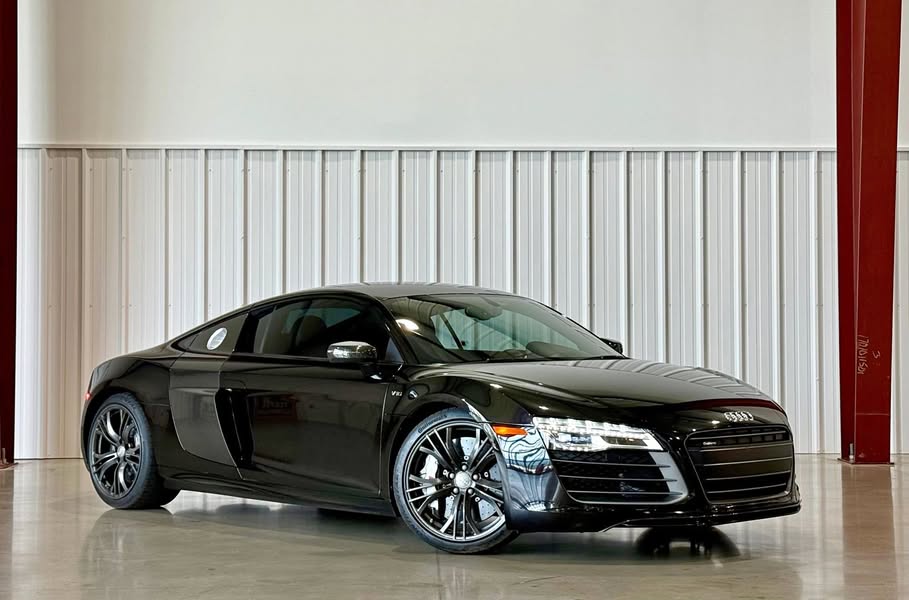 2015 Audi R8 V10 PLUS