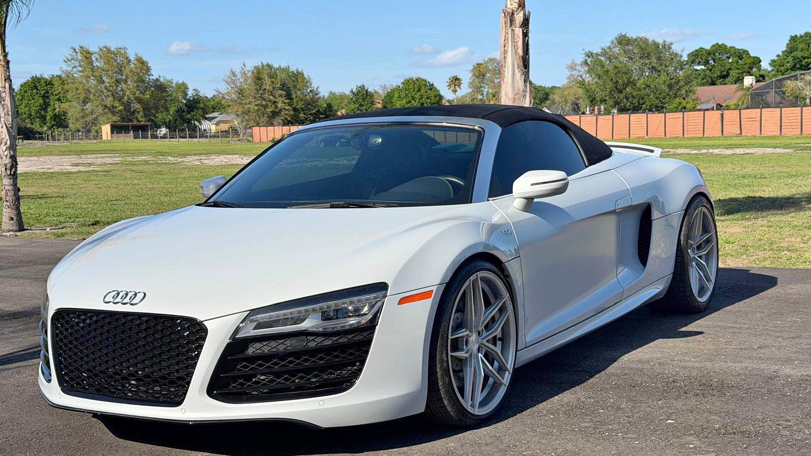 2015 Audi R8 - 5.2 Quattro Spyder Convertible 2D
