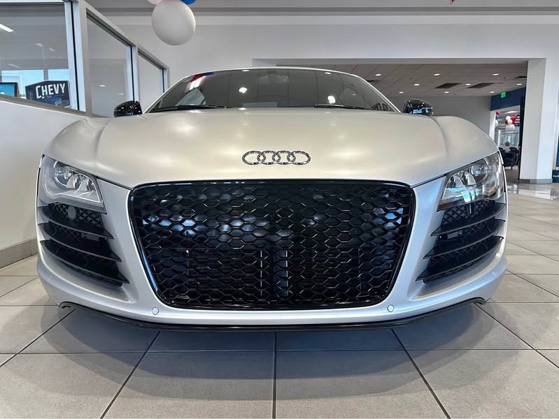 2010 Audi R8 - 5.2 Quattro Coupe 2D