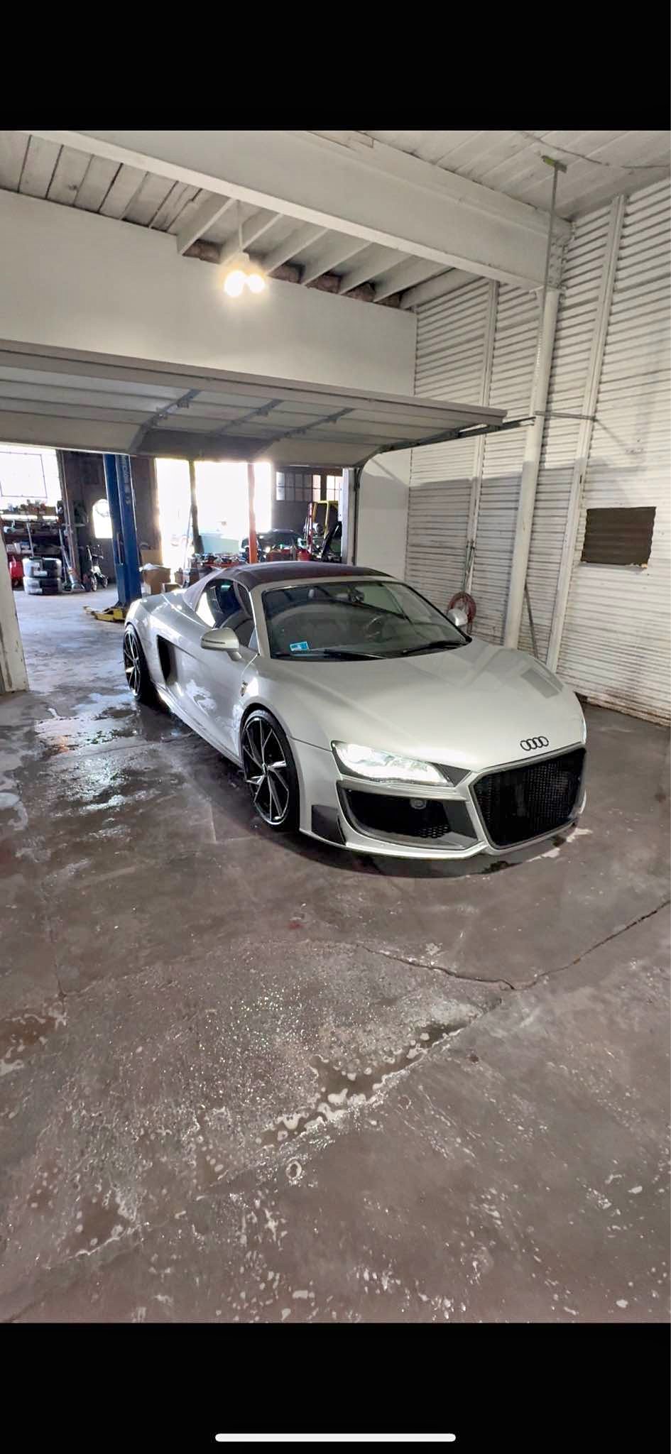 2011 Audi R8 - 5.2 Quattro Spyder Convertible 2D