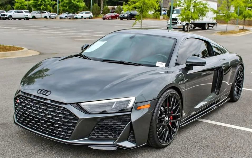 2020 Audi R8 SPYDER QUATTRO 5.2L V10 ENGINE (CLEAN CARFAX!! RED INTERIOR!! MONSTER V10 ENGINE)       HABLA ESPA\u00d1OL