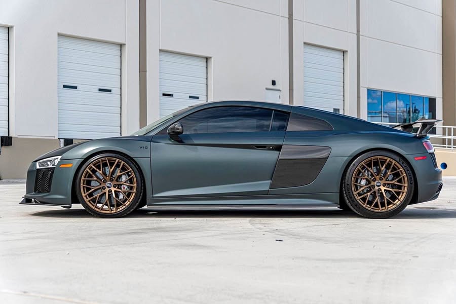 2017 Audi R8 - V10 Plus Coupe 2D