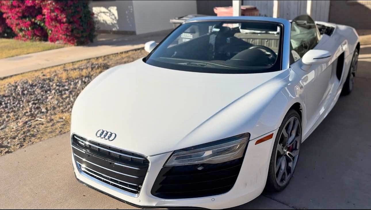 2015 Audi R8 - V10 Carbon Convertible 2D