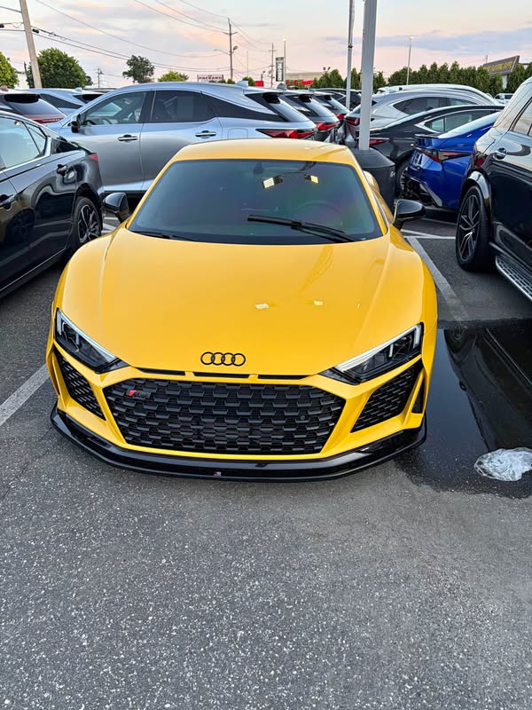 2022 Audi R8 - V10 Coupe 2D