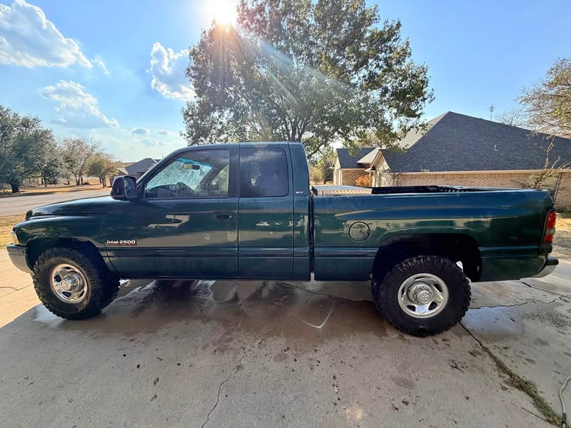 1998 Dodge Ram 2500 - SLT Pickup 4D 6 1\/3 ft