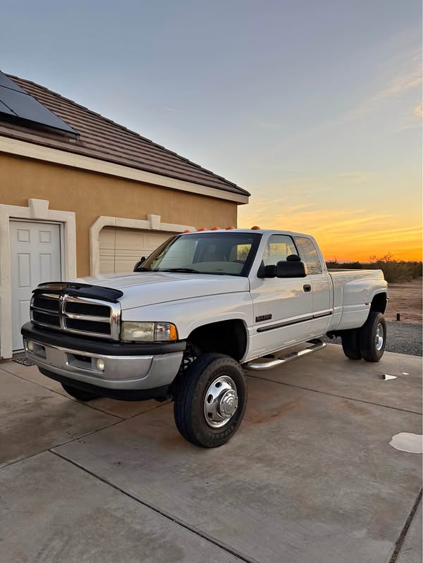 2001 Dodge Ram 3500 Crew Cab - SLT Pickup 4D 8 ft