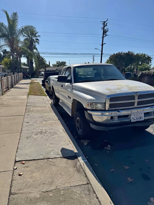 1995 Dodge Ram 2500 Club Cab - Long Bed