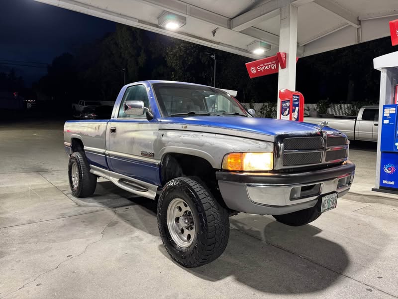 1995 Dodge Ram 2500 - SLT Pickup 4D 8 ft