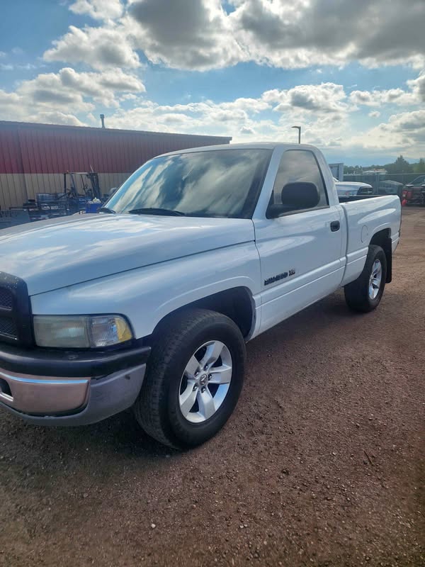2001 Dodge Ram 1500 - Laramie Pickup 4D 6 1\/4 ft