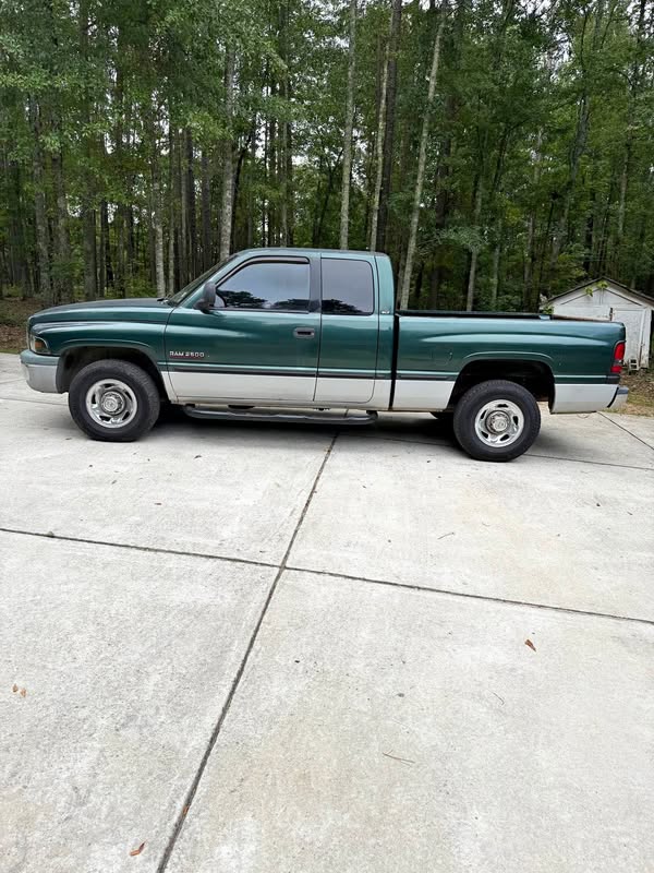 1999 Dodge Ram 2500 Quad Cab - SLT Pickup 4D 6 1\/4 ft