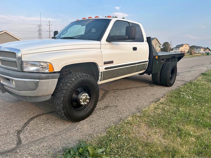 2001 Dodge Ram 3500 Club Cab - Long Bed