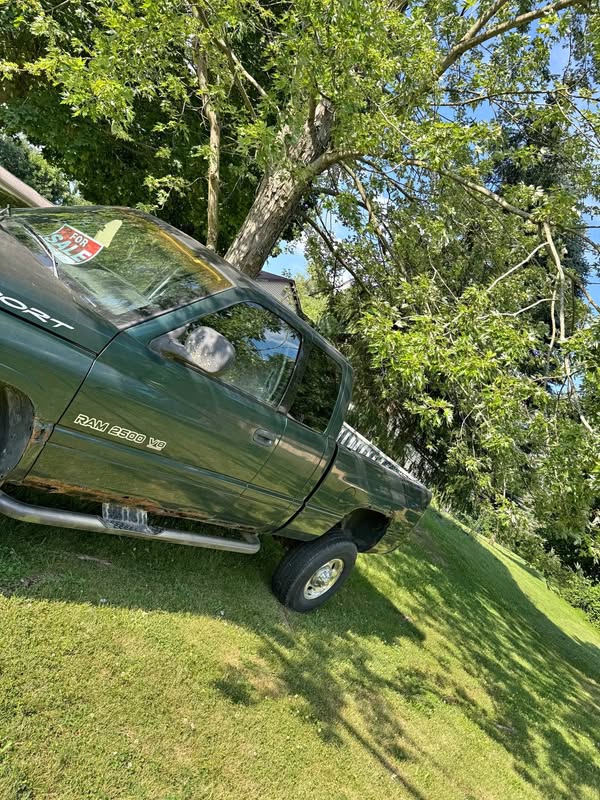 2000 Dodge Ram 2500 - SXT Pickup 2D 8 ft