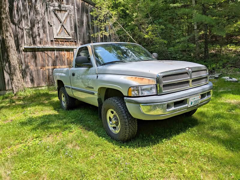1998 Dodge Ram 1500 - SLT Pickup 2D 6 1\/4 ft