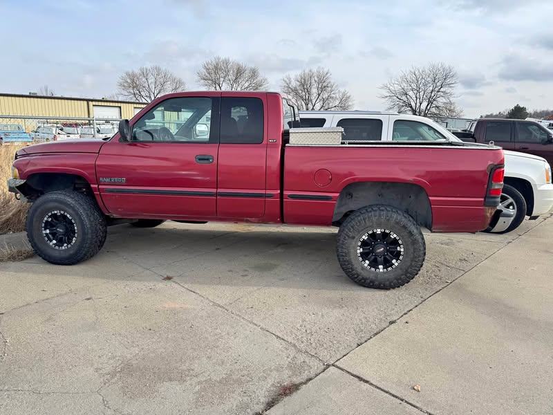 1998 Dodge Ram 2500 Club Cab - Short Bed