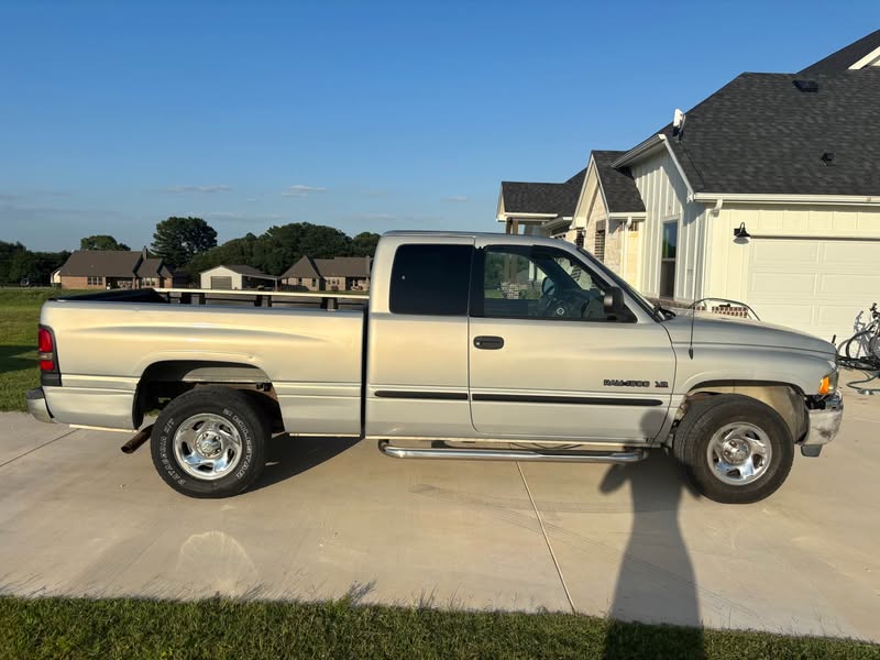 2001 Dodge Ram 1500 - ST Pickup 4D 6 1\/3 ft
